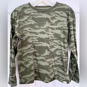 Gap kids camo long sleeve shirt w/pocket, size 10